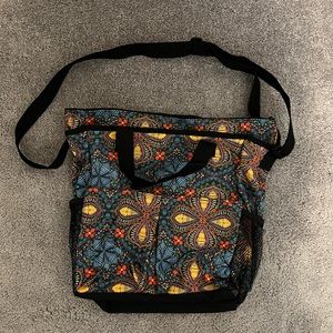 Zip top organizer tote